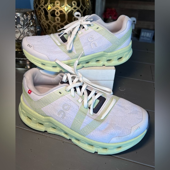 On Running Shoes - On Cloudgo Running Shoe  Women’s Size 7 White/Meadow 55.98624
